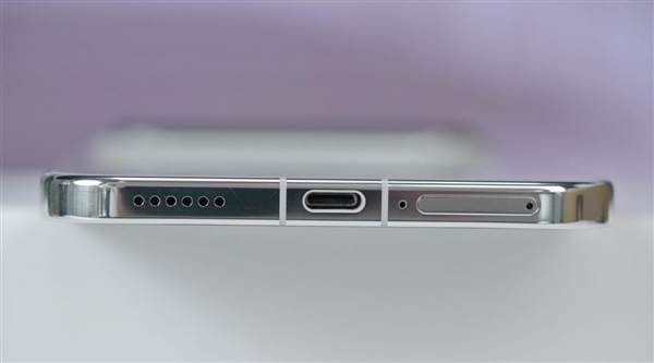 三折叠换一种打开方式：华为Mate XT 2 非凡大师为何选择“展翼”