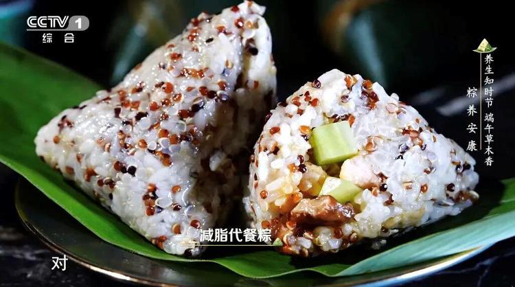 杨幂上手华为Mate XT 2三折叠:轻敲两下开启防窥模式