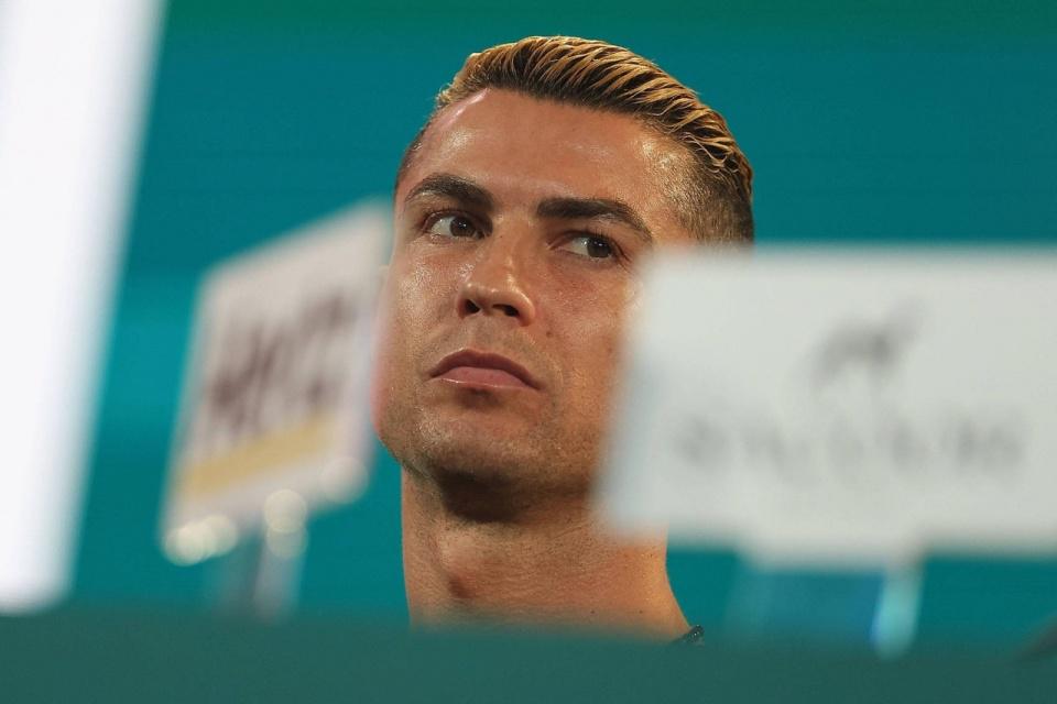 41岁C罗回击:我入选国家队因表现而非资历!若不被信任我第1个走
